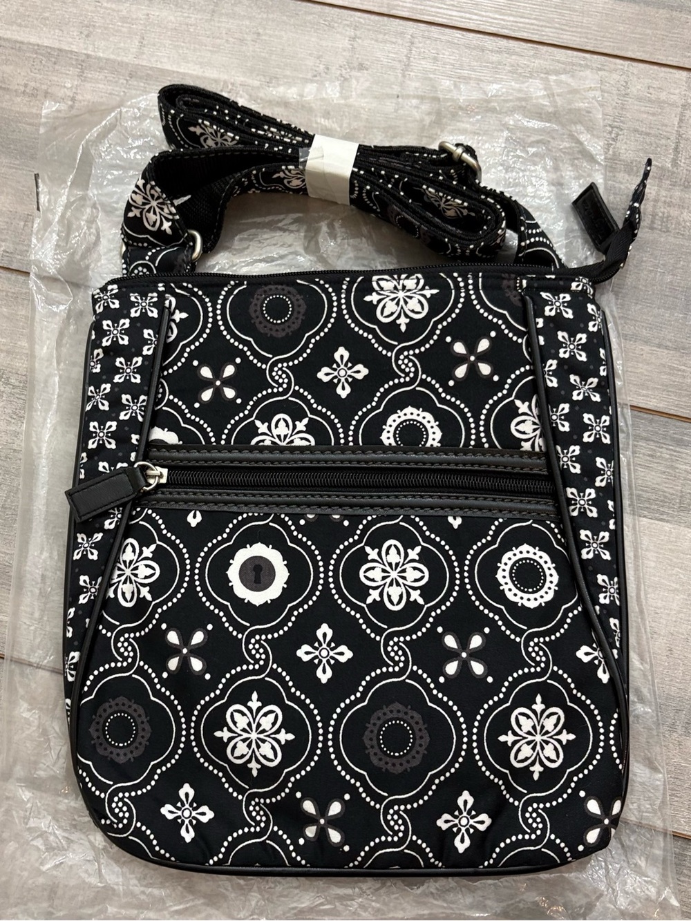 Thirty-One Black White Crossbody Bag Purse Damask Patterned With Strap New Bag